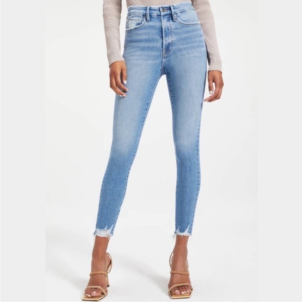 Good American Good Waist Crop Chewed Hem
Jeans Size 15